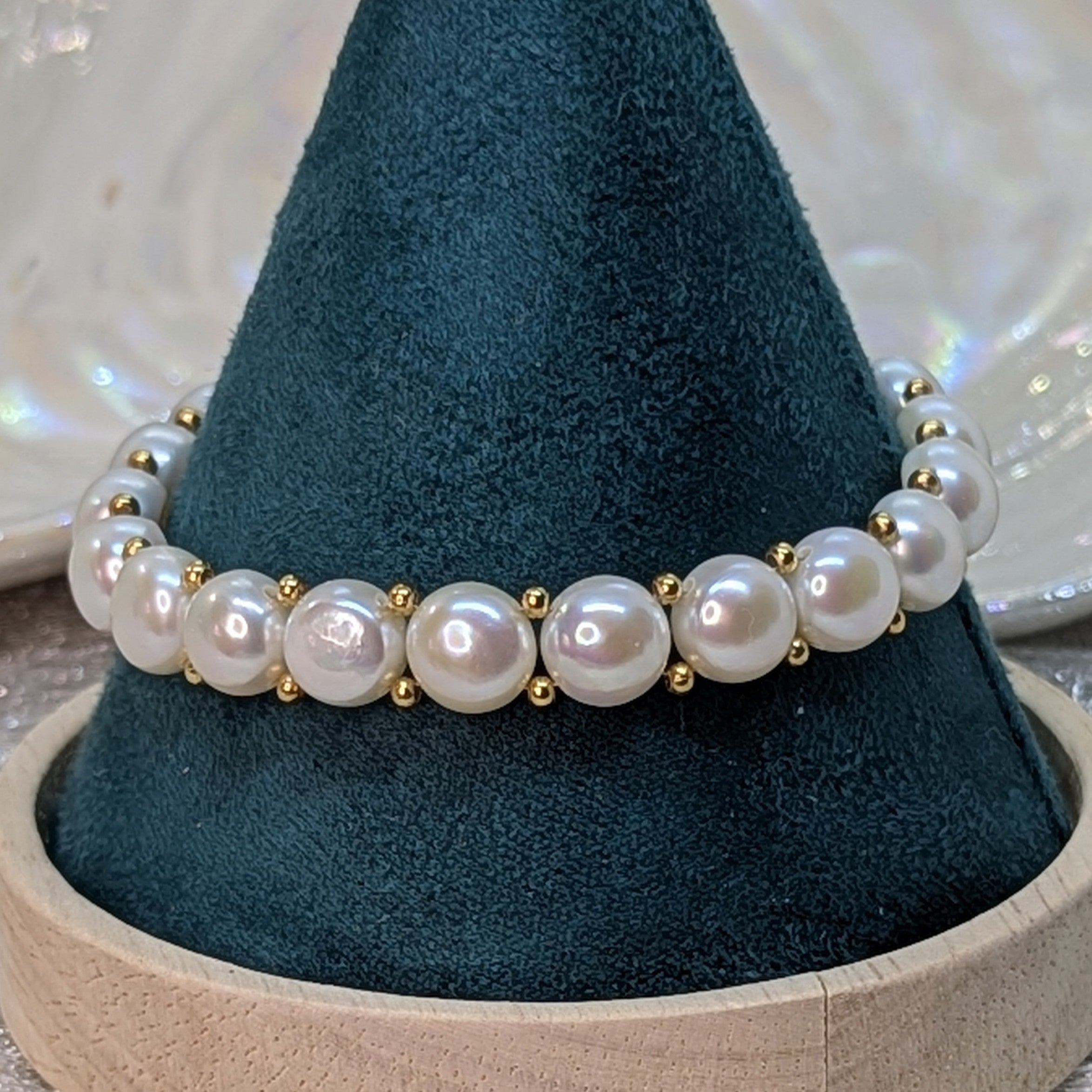 Bracelet: Cultured Pearl and 24 kt  silver plated seed bead accents